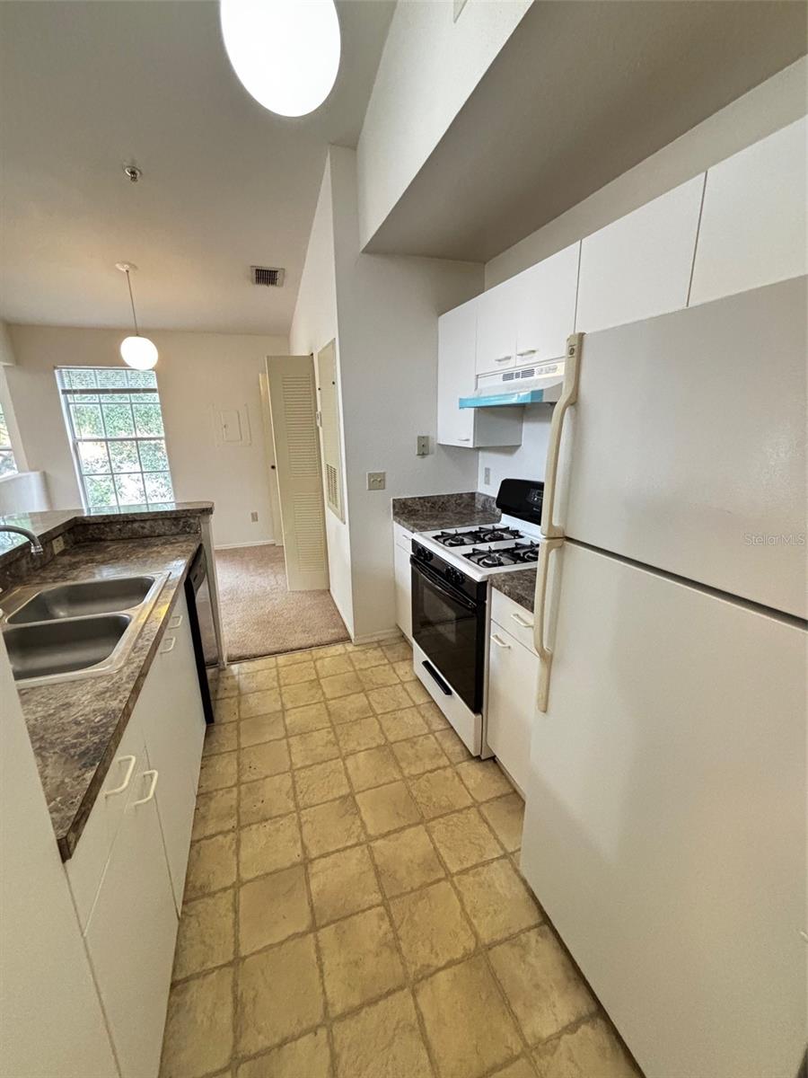 COLUMBIA ARMS CONDOMINIUMS - Residential