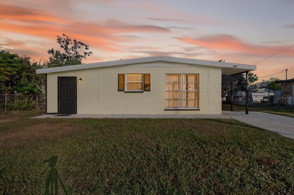 Photo of 805 29th Street E, Bradenton, FL 34208 (MLS # A4673111)