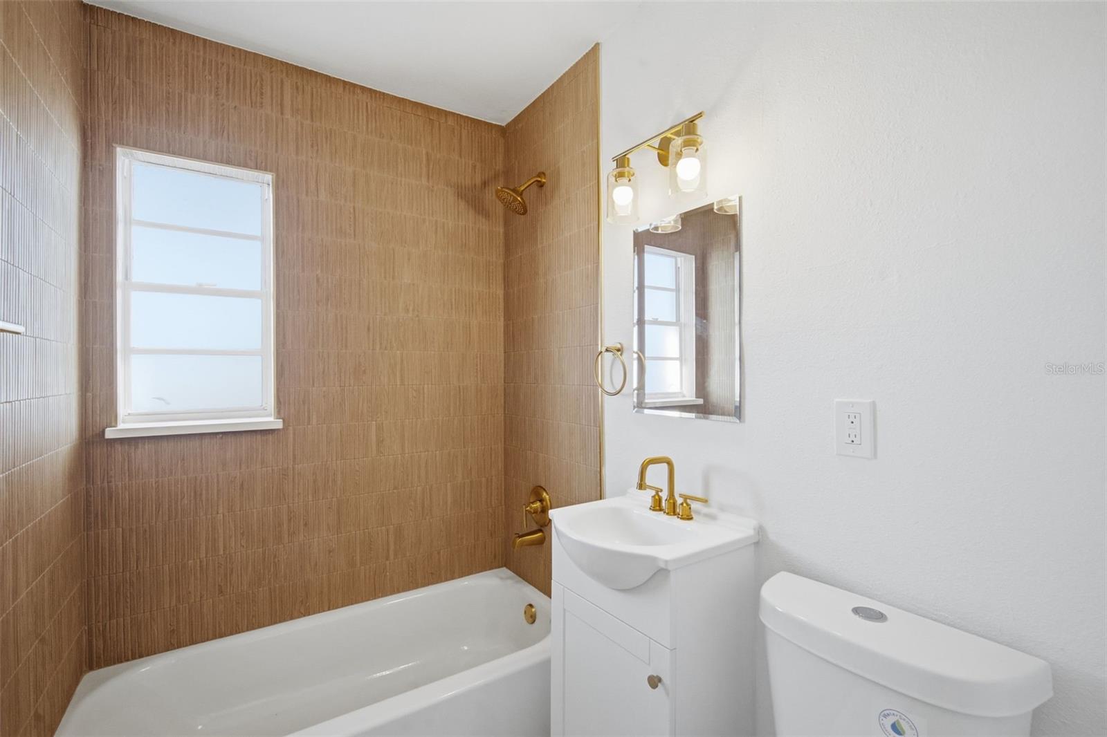 GANDY MANOR - Residential