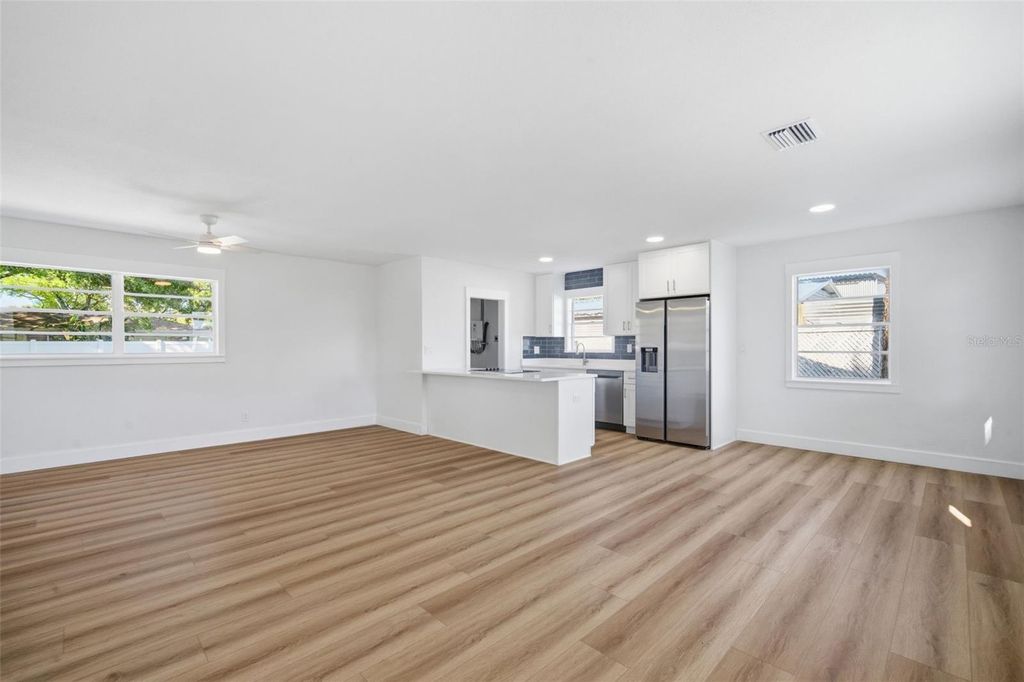 Photo of 3805 W Pearl Avenue, Tampa, FL 33611 (MLS # TB8489047)