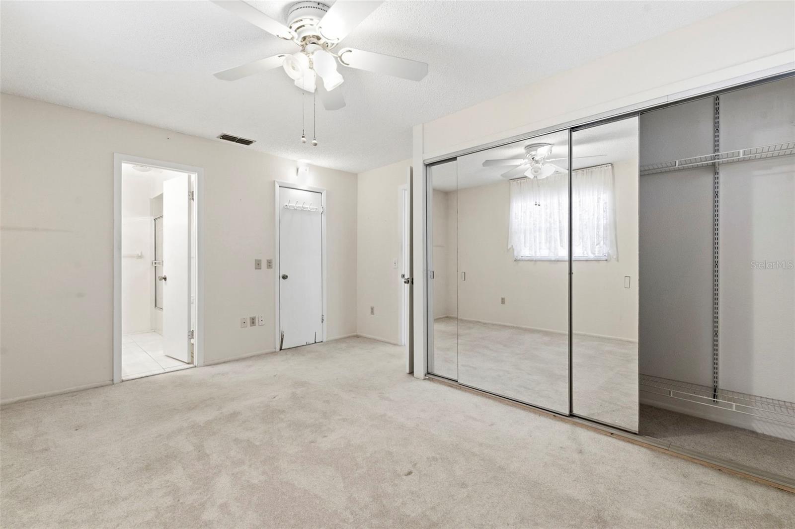 WOODTRAIL CONDO - Residential