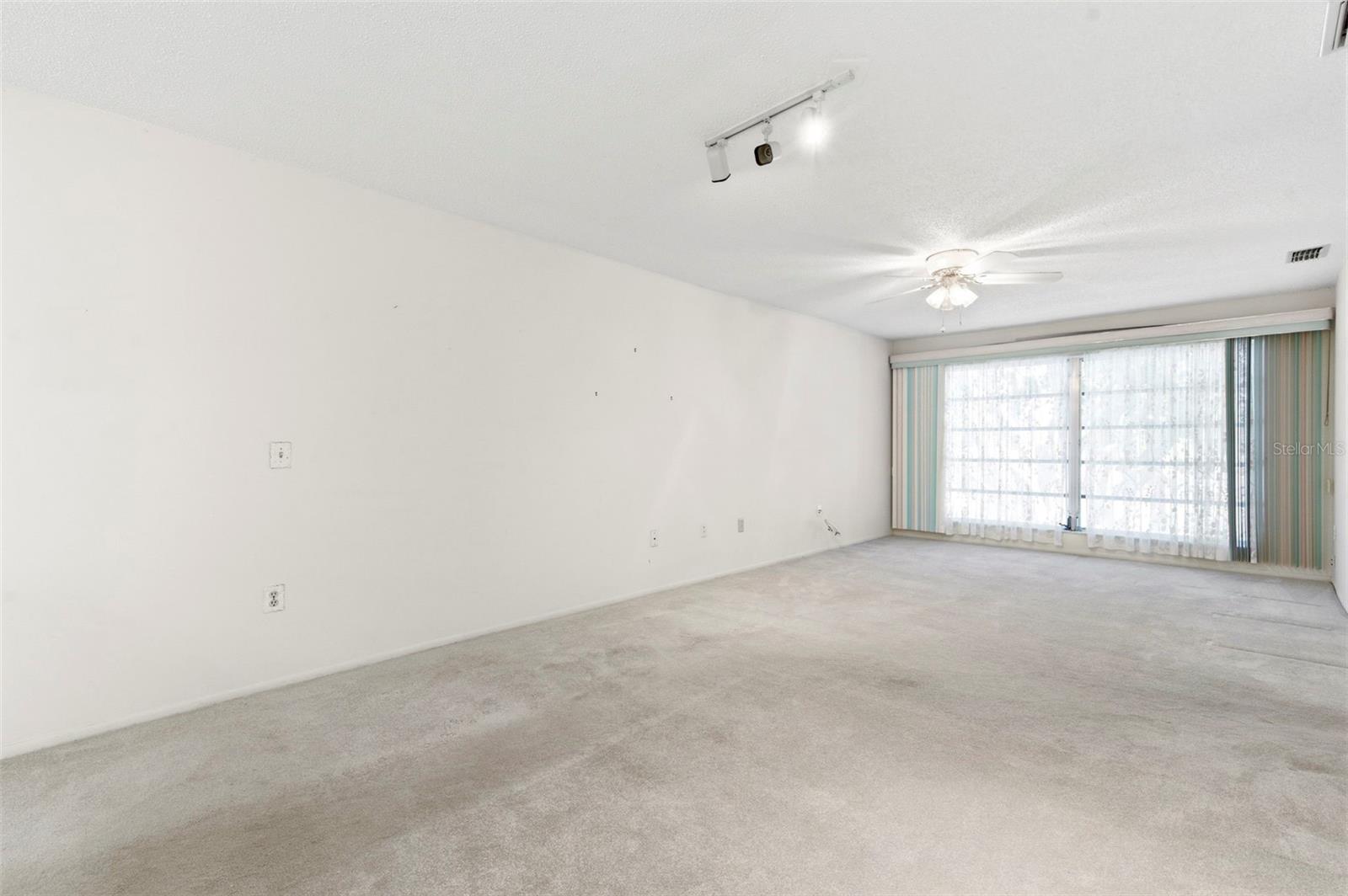 WOODTRAIL CONDO - Residential