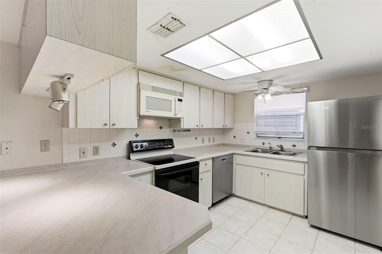 WOODTRAIL CONDO - Residential