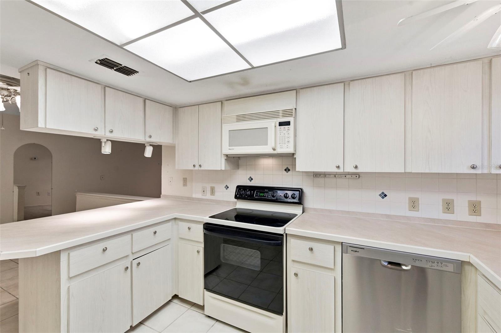 WOODTRAIL CONDO - Residential