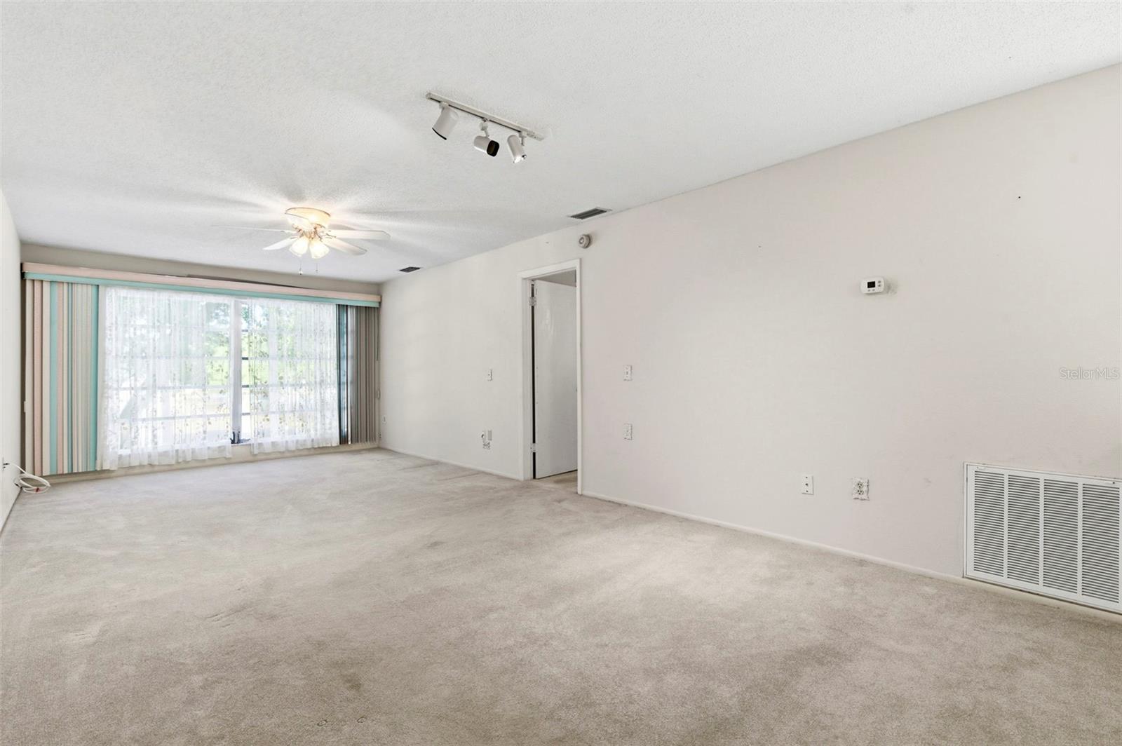 WOODTRAIL CONDO - Residential