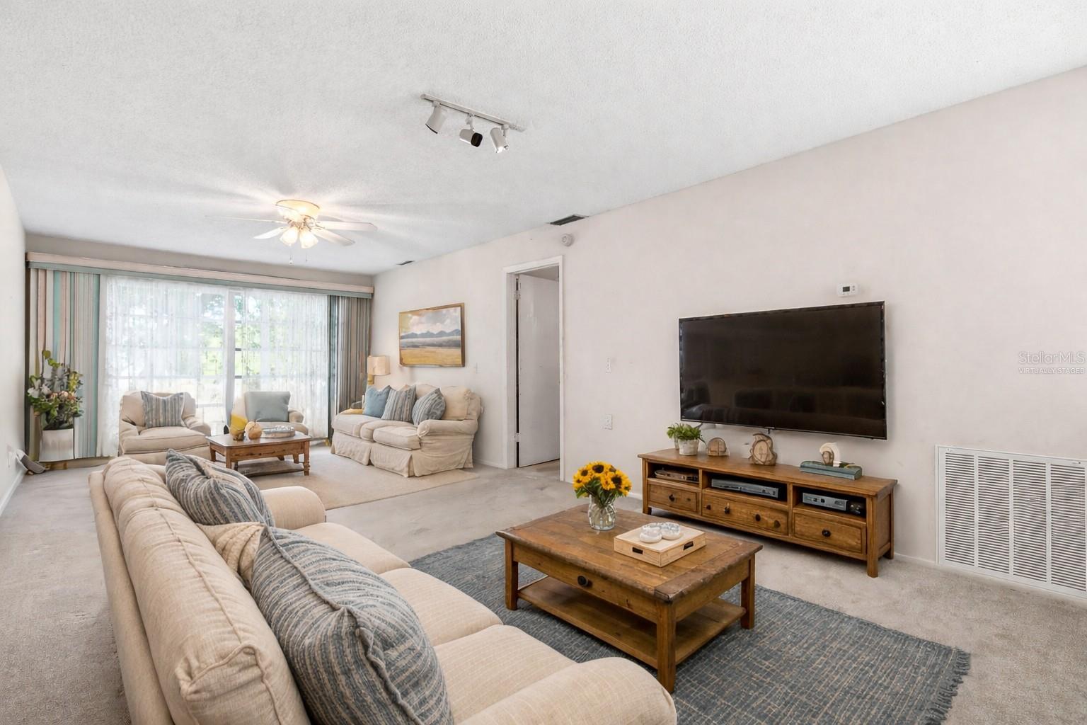 WOODTRAIL CONDO - Residential