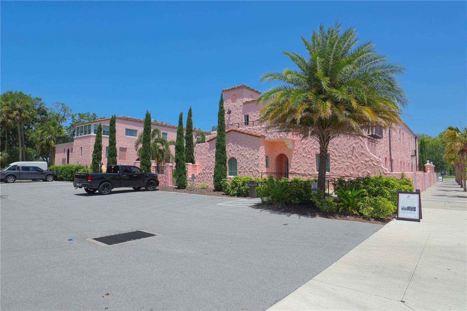 WOODTRAIL CONDO - Residential