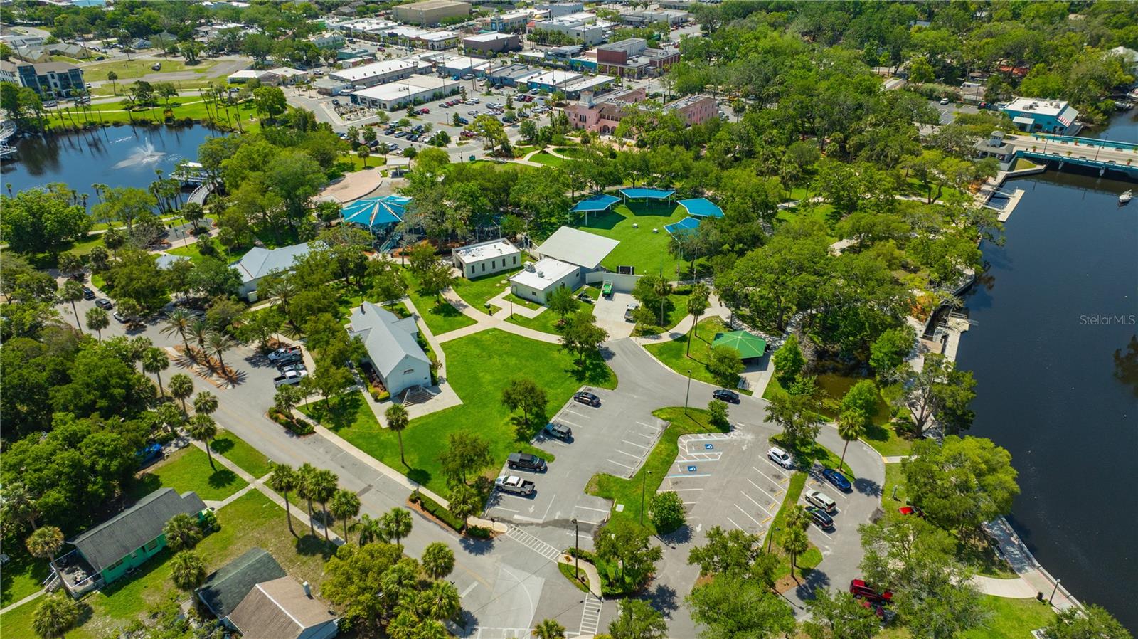 WOODTRAIL CONDO - Residential