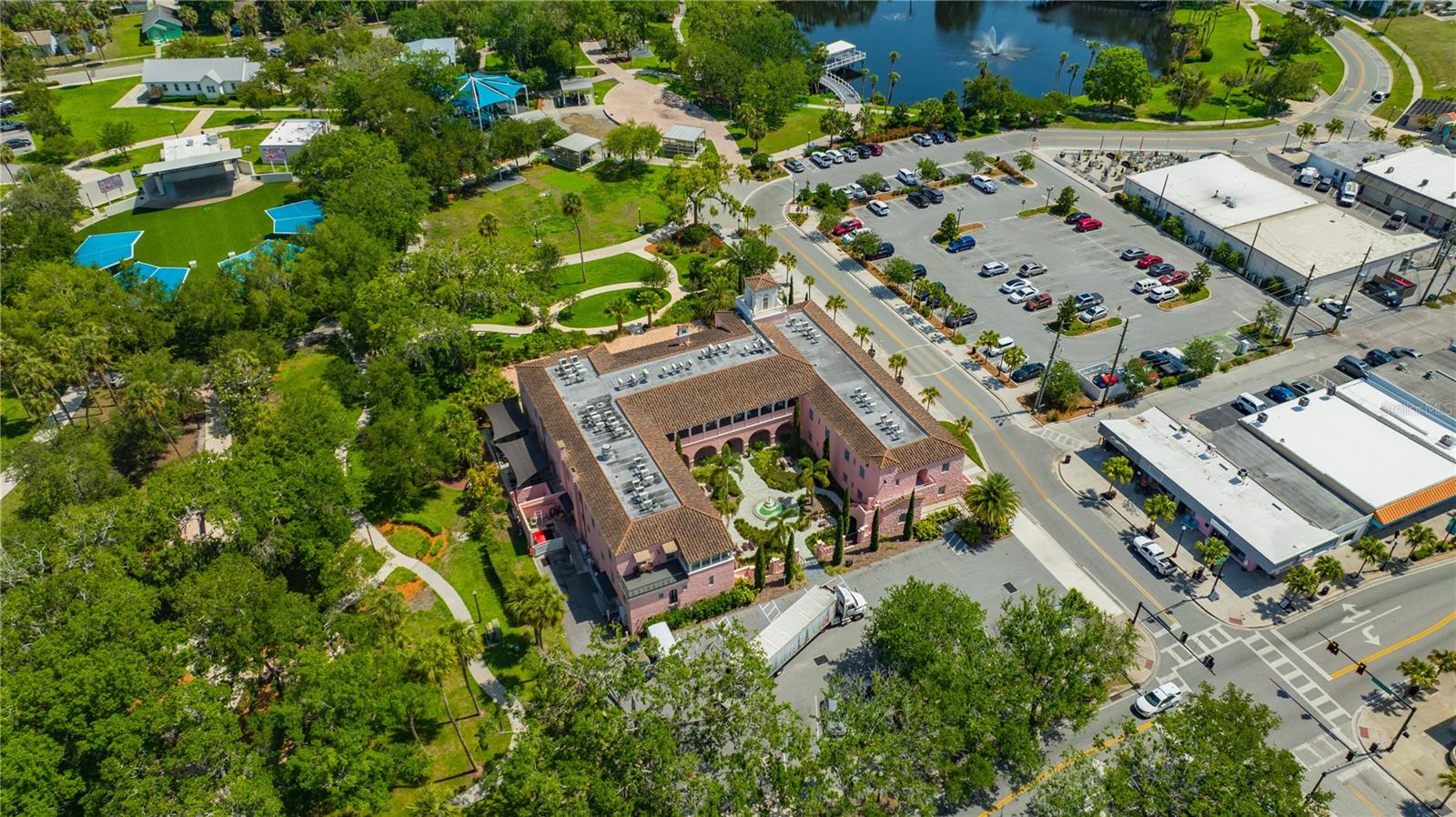 WOODTRAIL CONDO - Residential