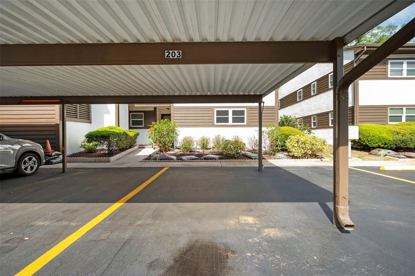 WOODTRAIL CONDO - Residential