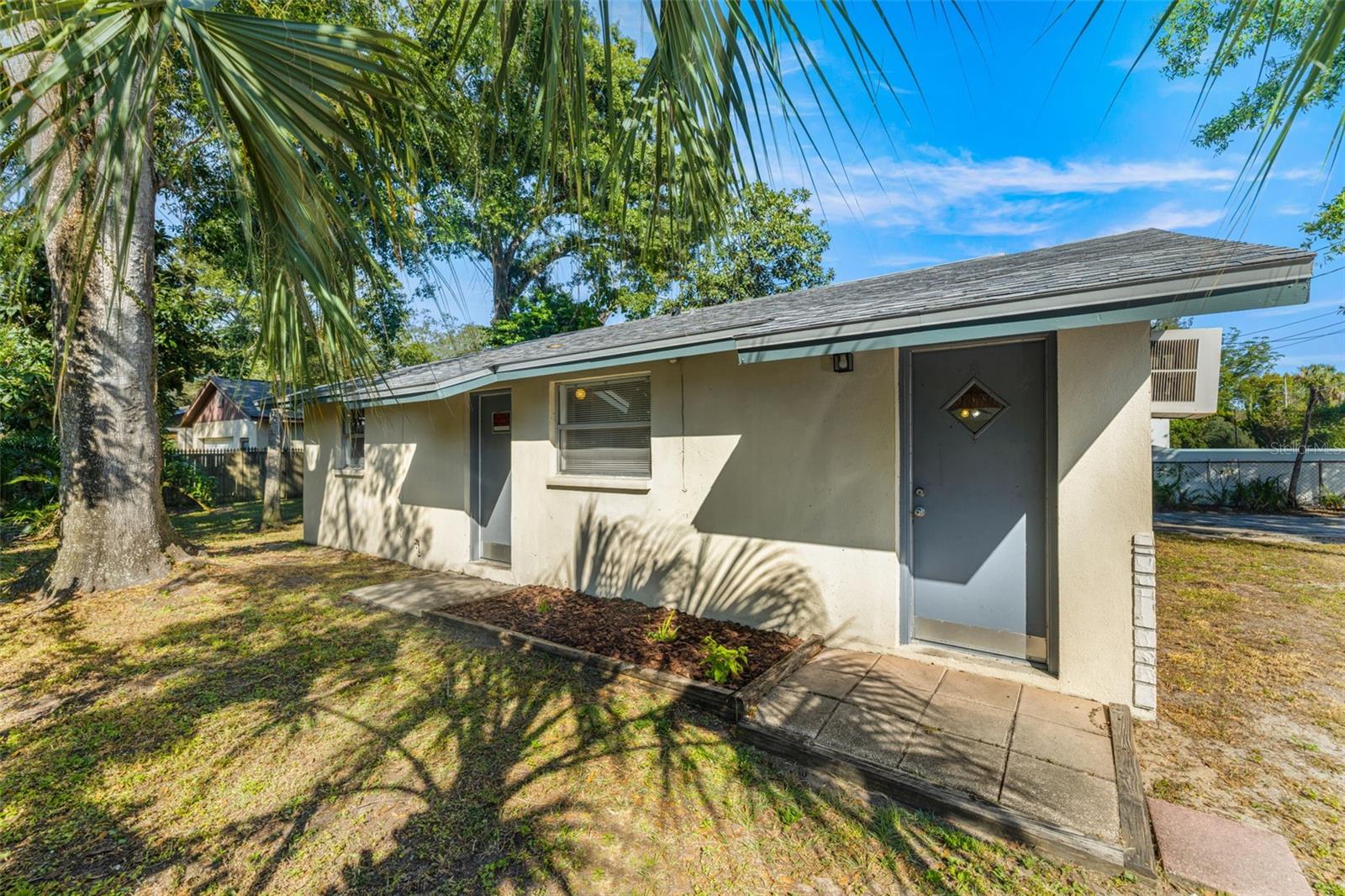 Casas a venda 2 - Jen Dantas 9610 N 12TH STREET