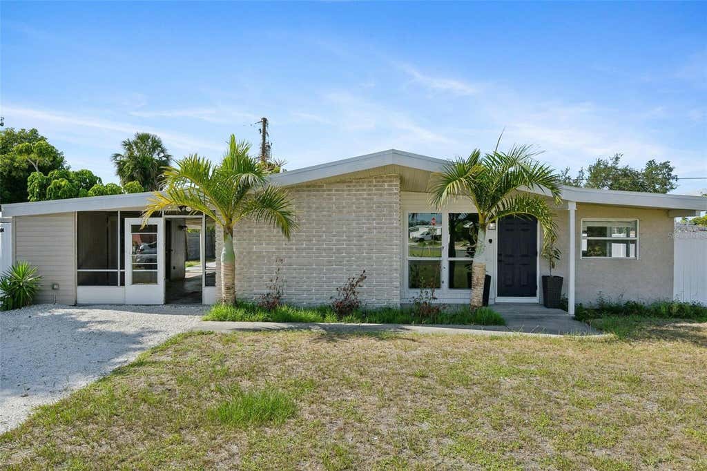 Photo of 2416 Emory Avenue, Bradenton, FL 34207 (MLS # O6420536)