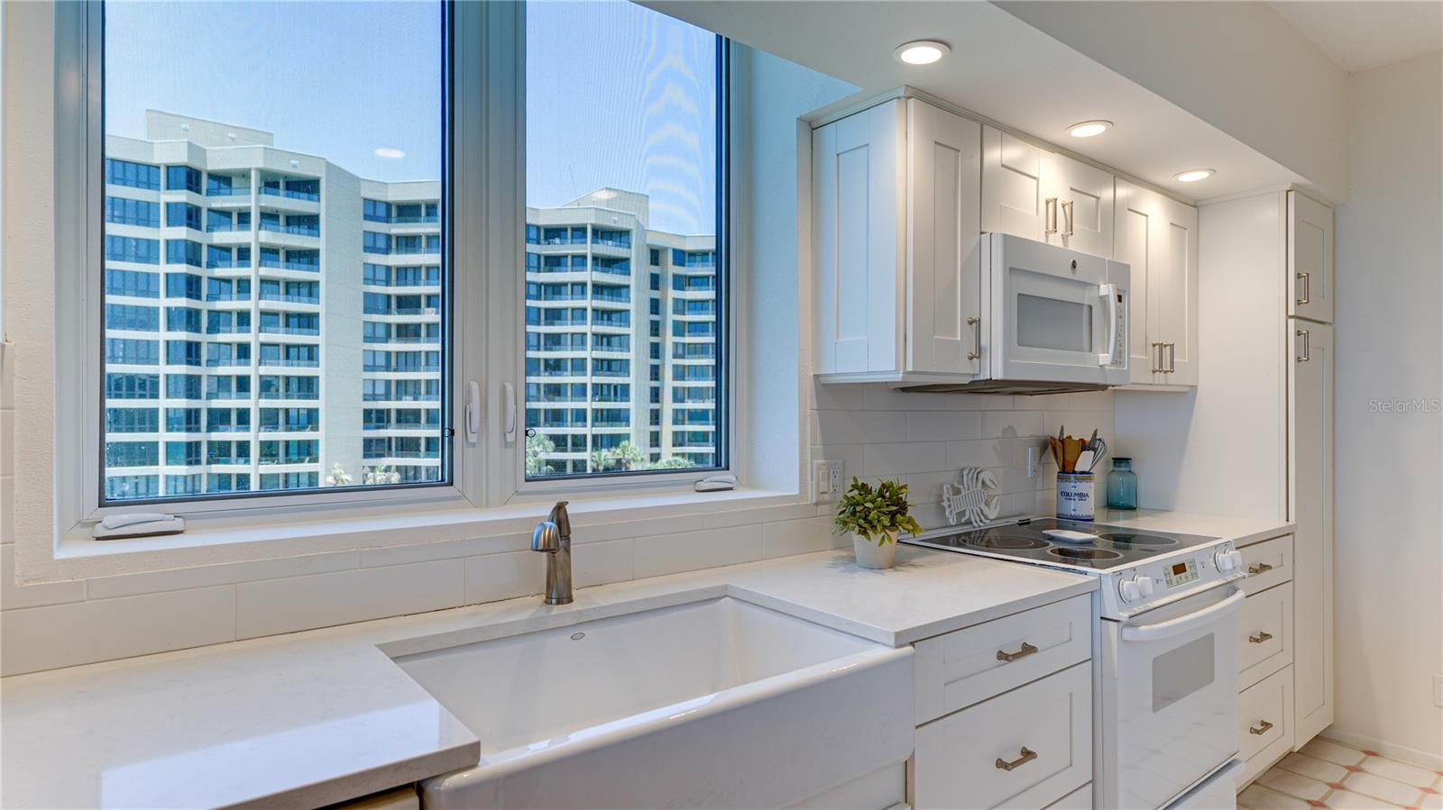 BEACHPLACE I - Residential