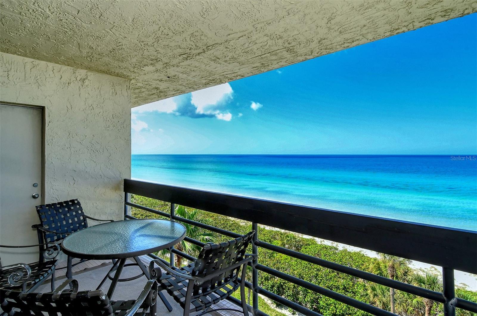 BEACHPLACE I - Residential