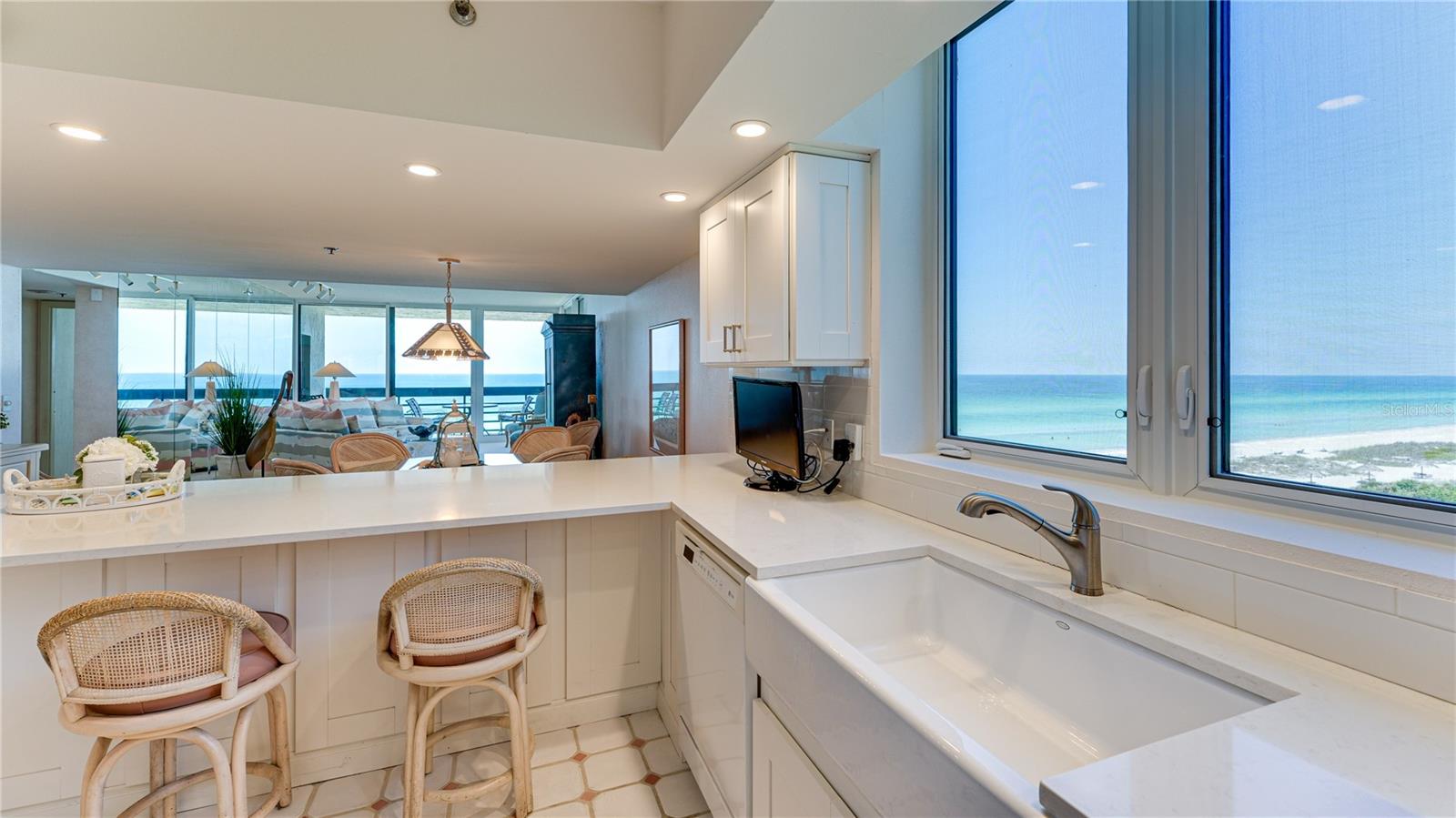 BEACHPLACE I - Residential