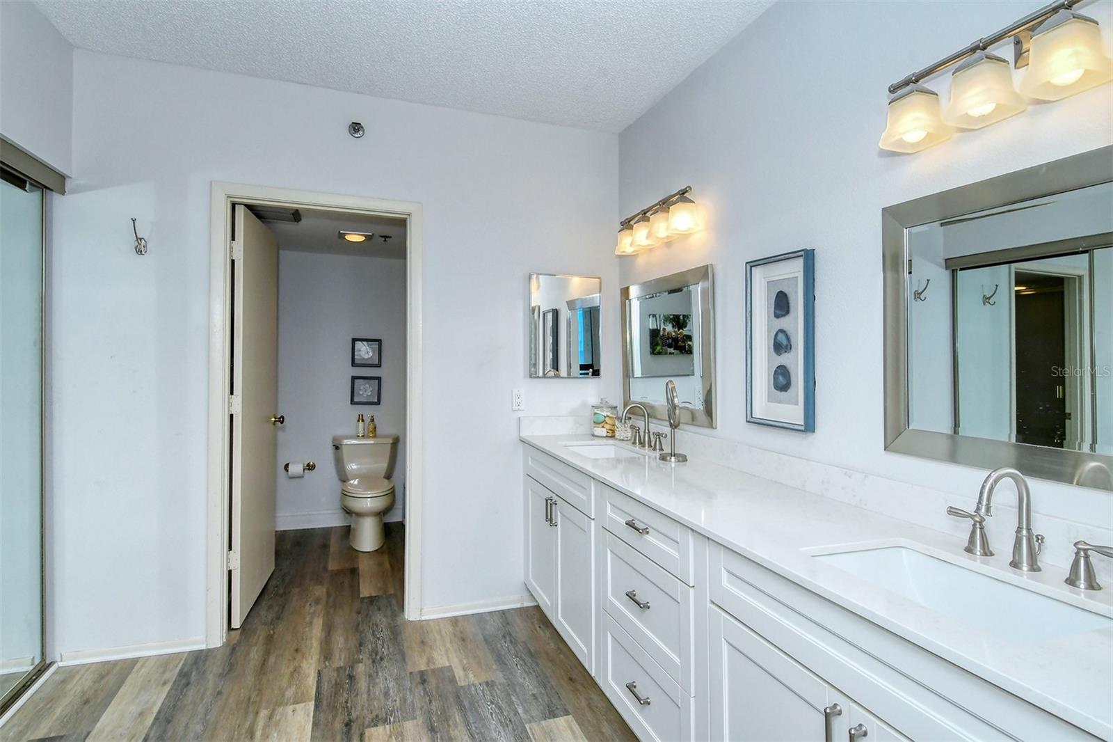 BEACHPLACE I - Residential