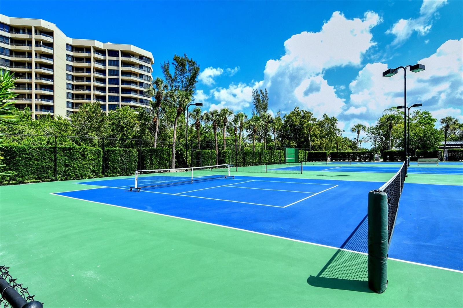 BEACHPLACE I - Residential