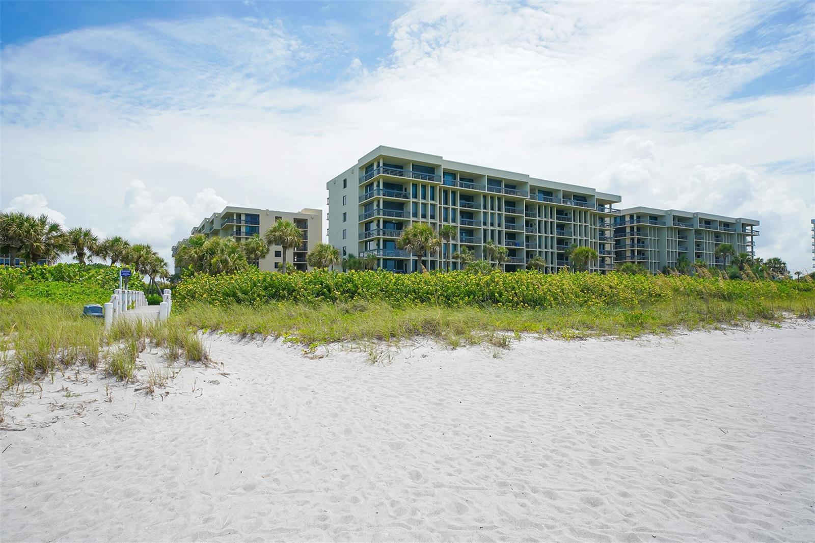 BEACHPLACE I - Residential