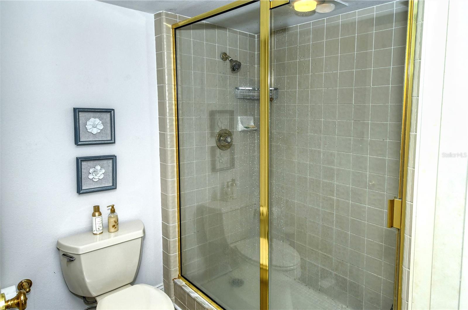 BEACHPLACE I - Residential