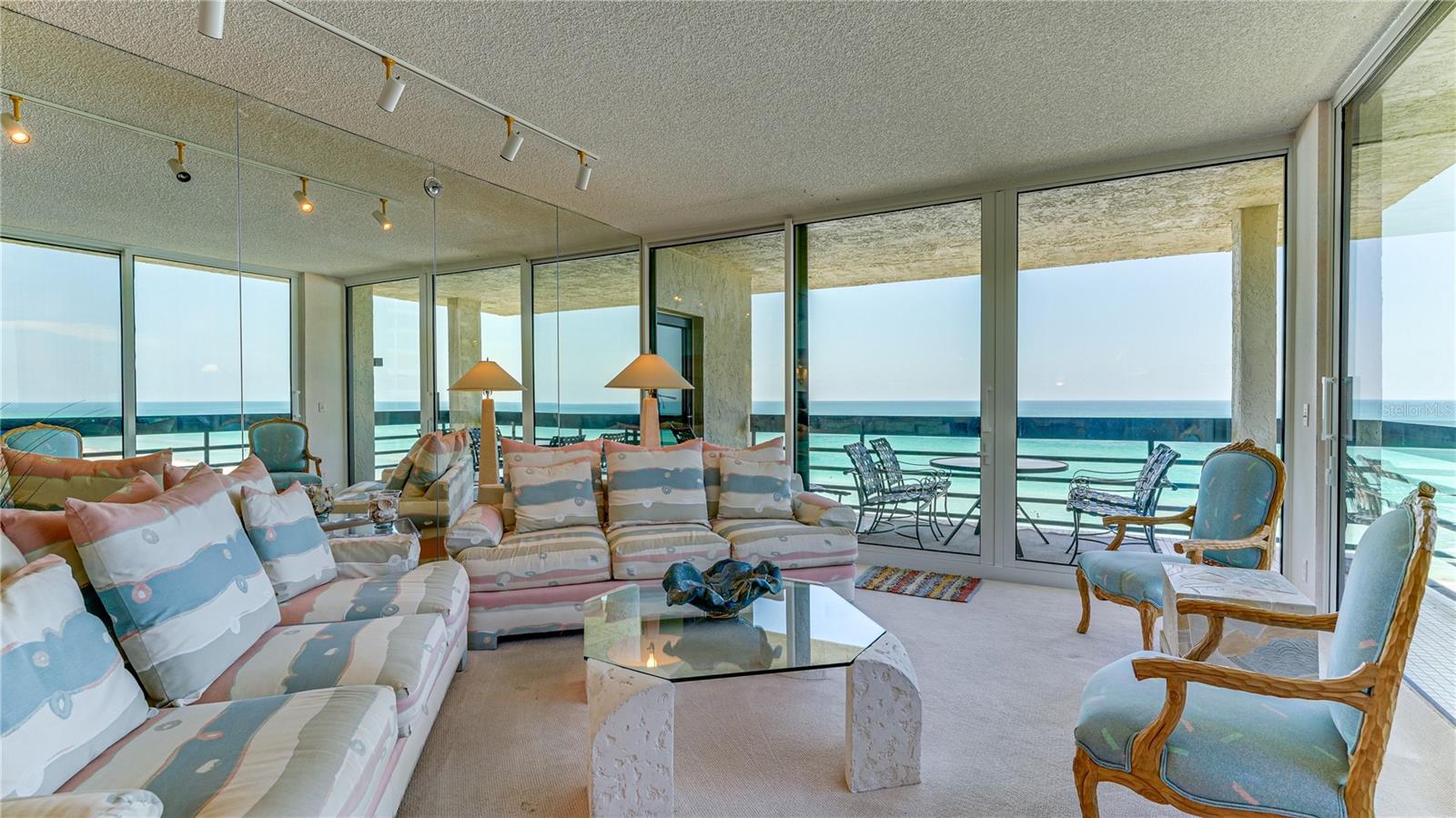 BEACHPLACE I - Residential