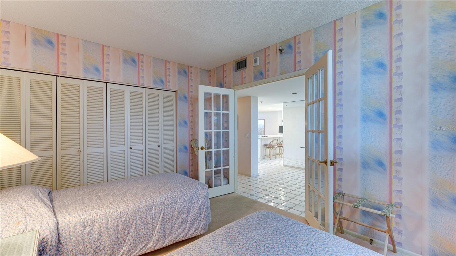 BEACHPLACE I - Residential