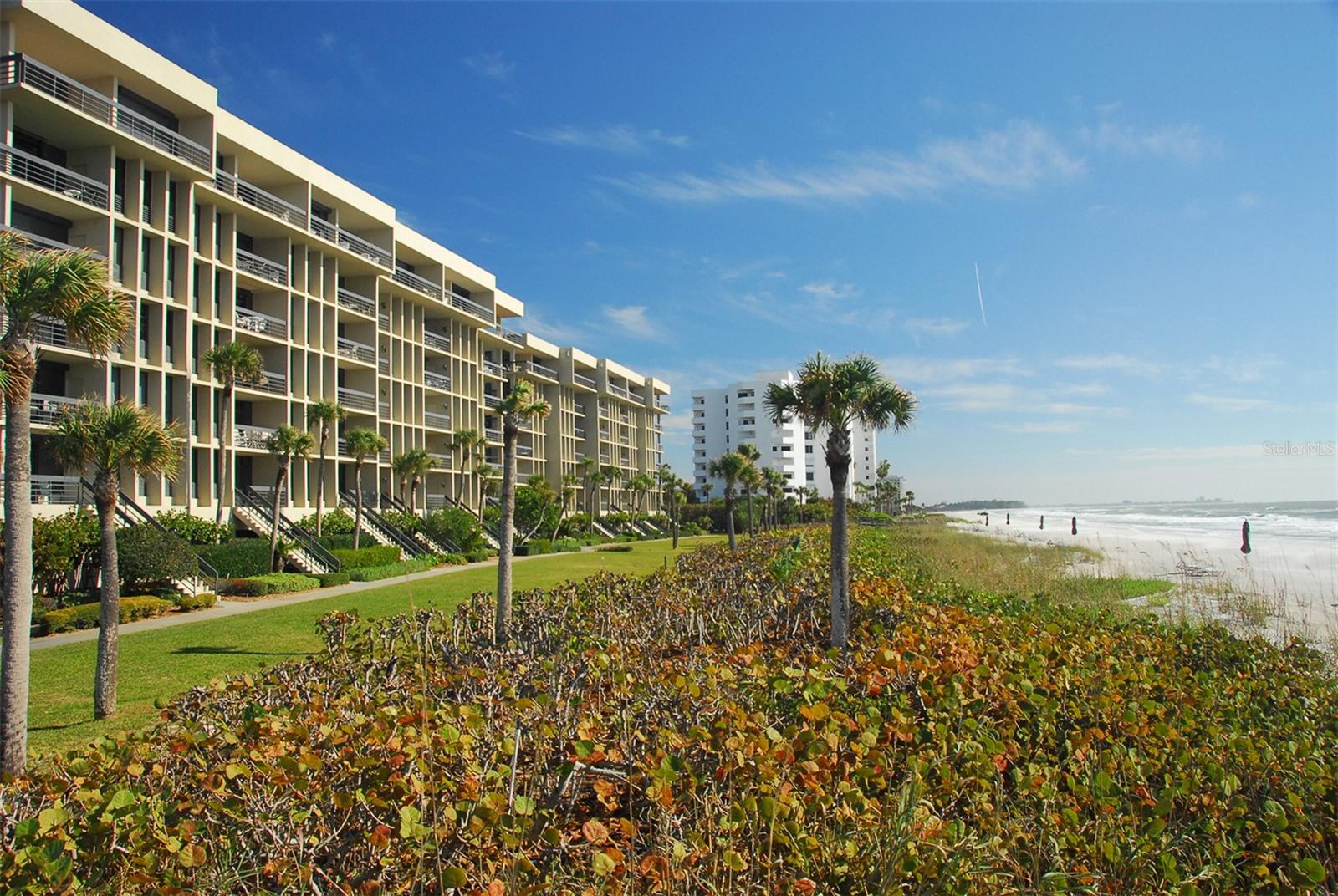 BEACHPLACE I - Residential