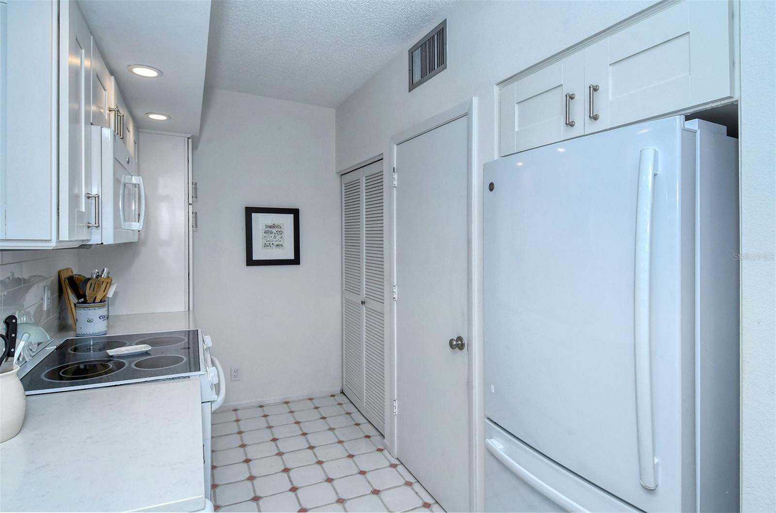 BEACHPLACE I - Residential