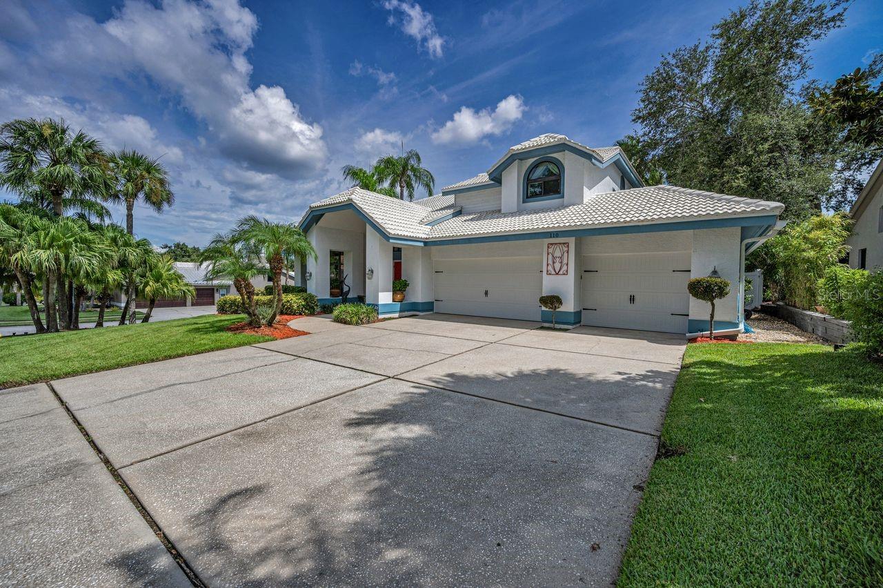 110 WOODCREEK DRIVE S