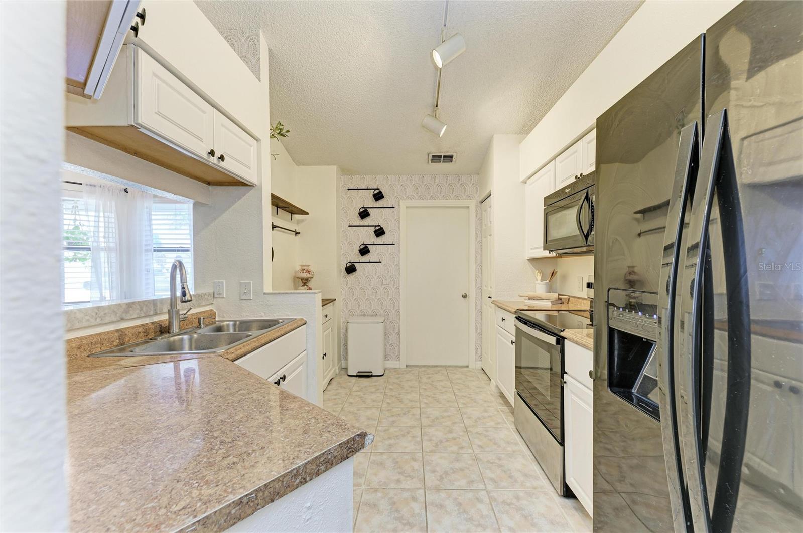 CENTRE LAKE SUB - Residential