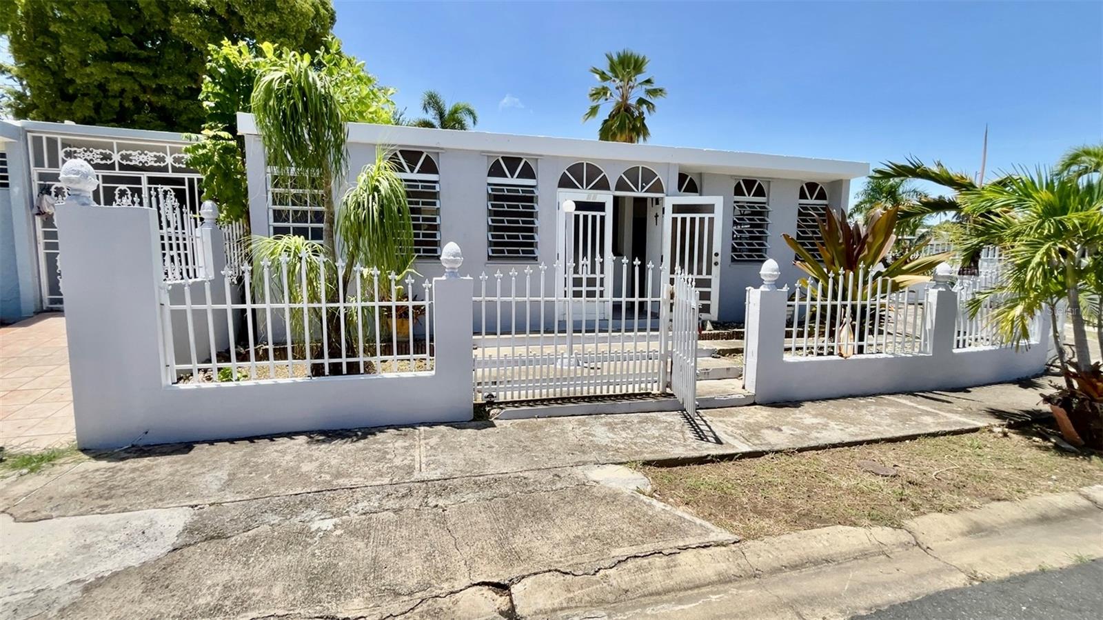 Urb. Villa Clarita G-4