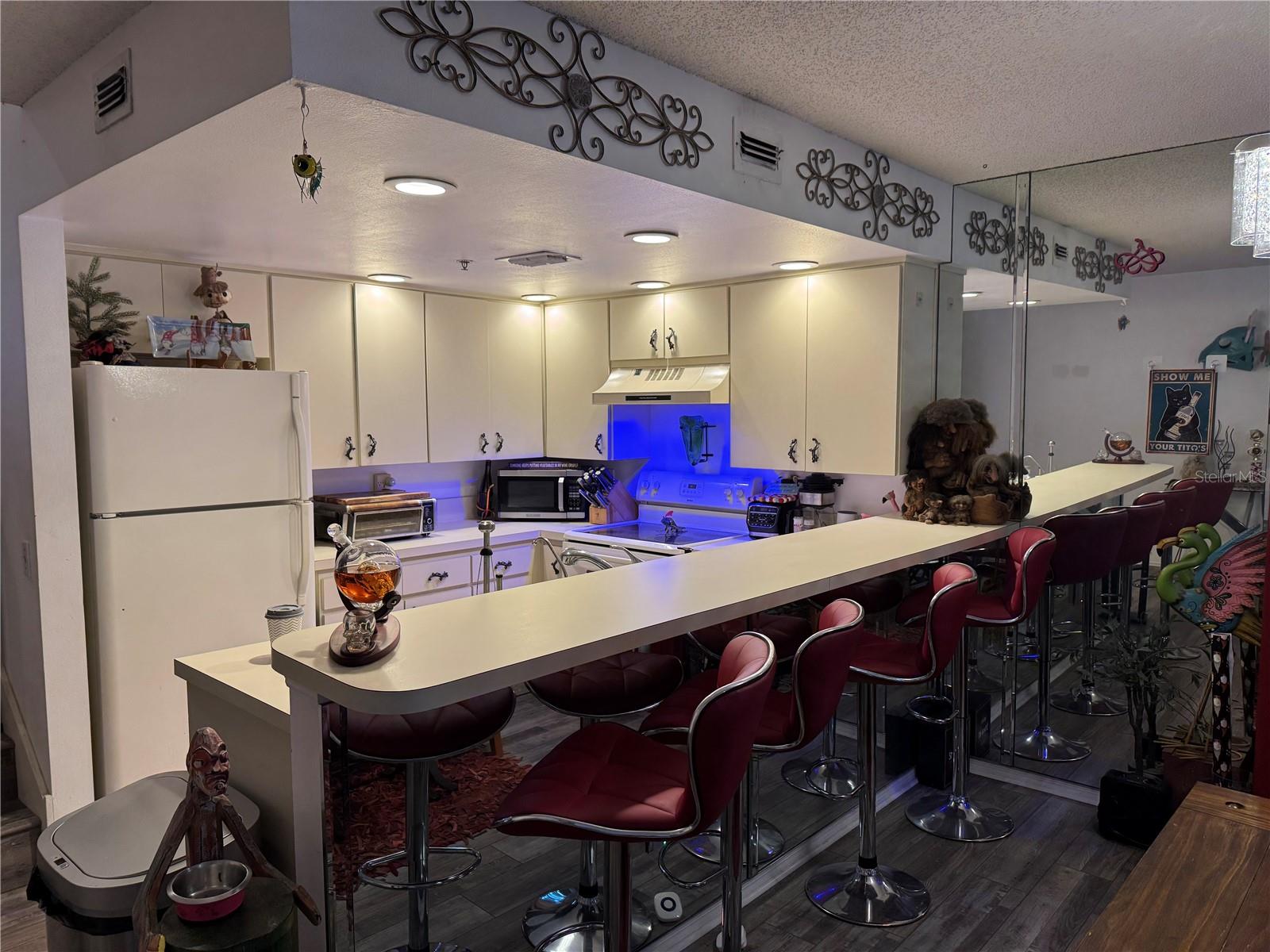 2111 VISTA DEL SOL CIRCLE 403