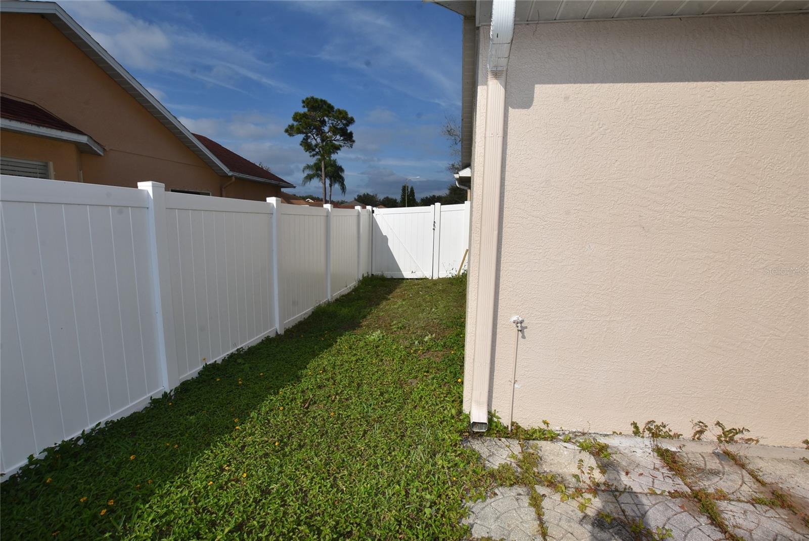 CANOE CREEK LAKES UNIT 1 - Residential Lease