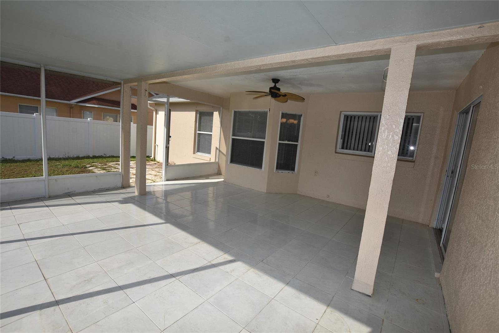 CANOE CREEK LAKES UNIT 1 - Residential Lease