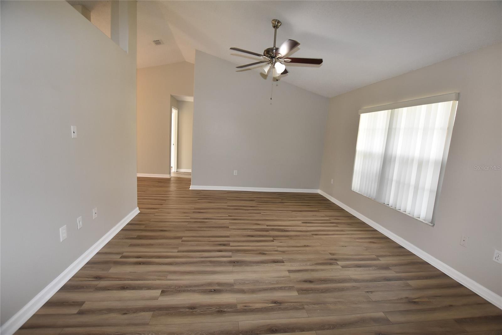 CANOE CREEK LAKES UNIT 1 - Residential Lease