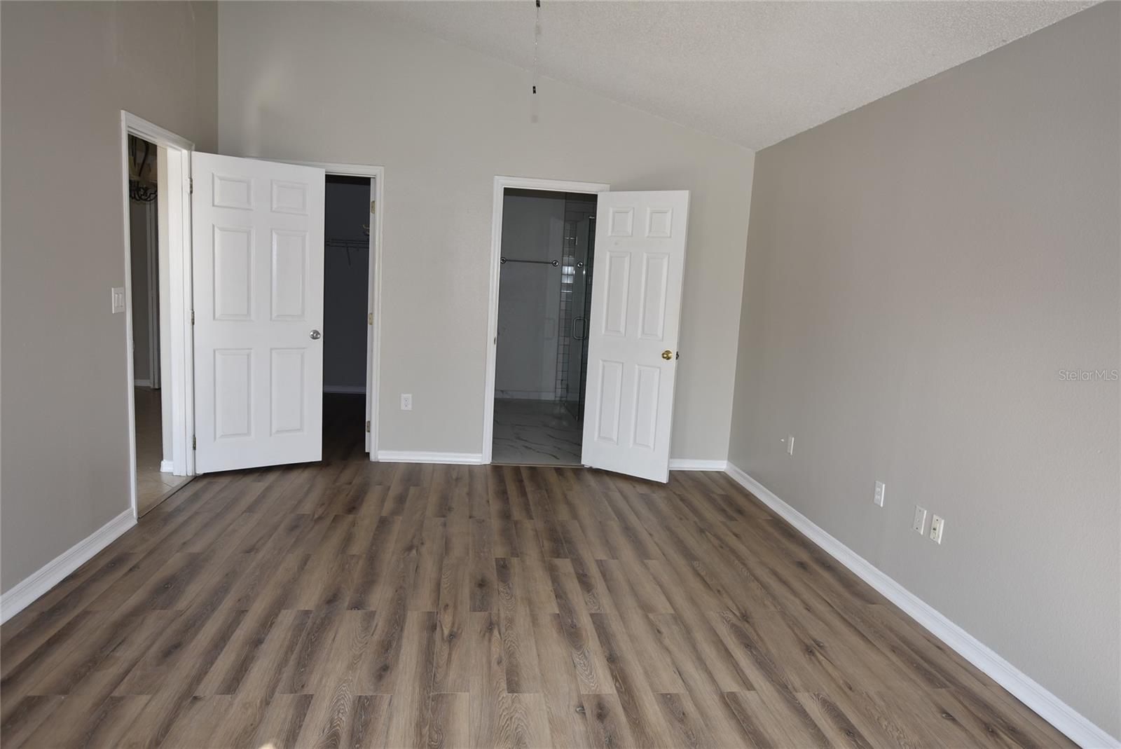 CANOE CREEK LAKES UNIT 1 - Residential Lease