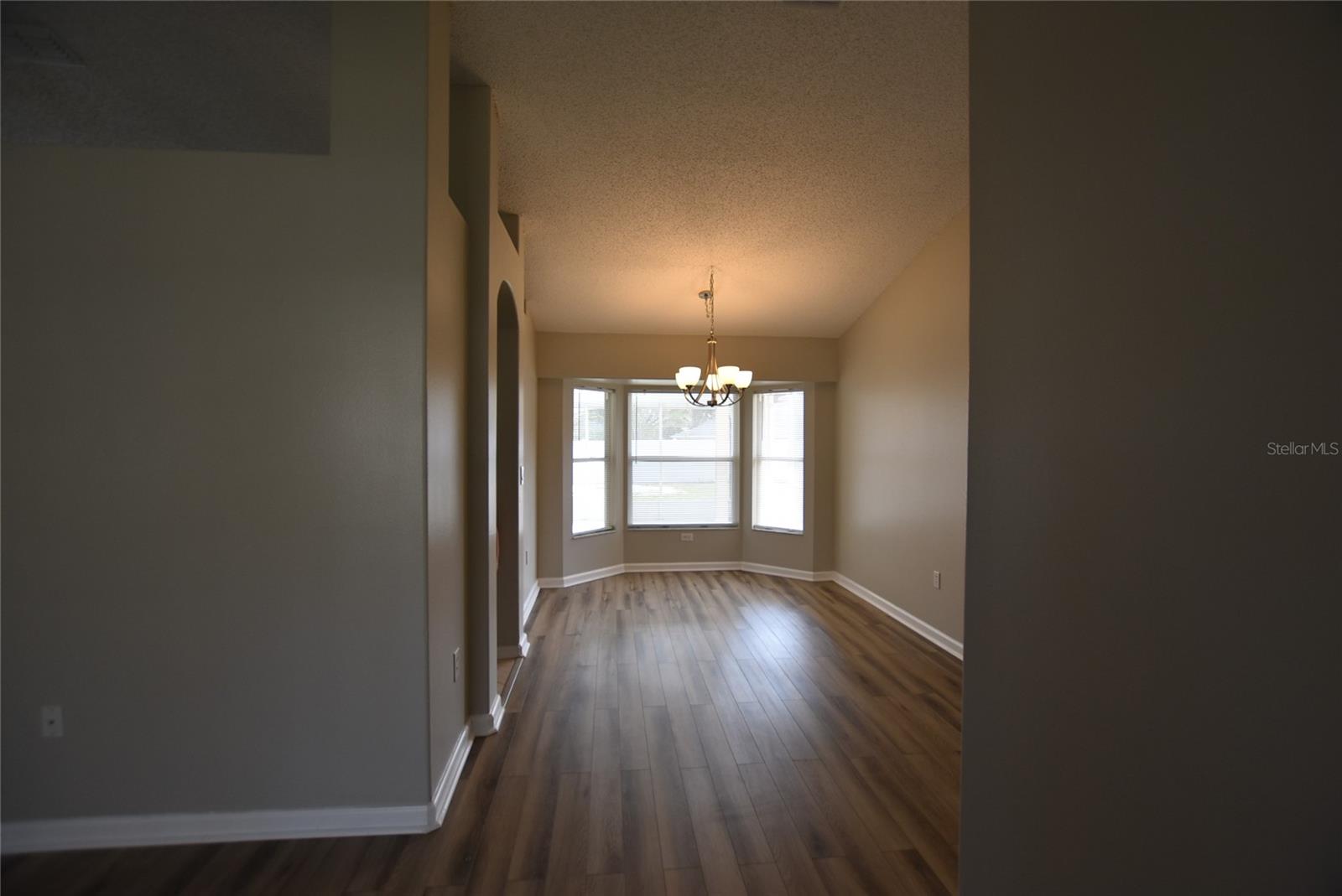 CANOE CREEK LAKES UNIT 1 - Residential Lease