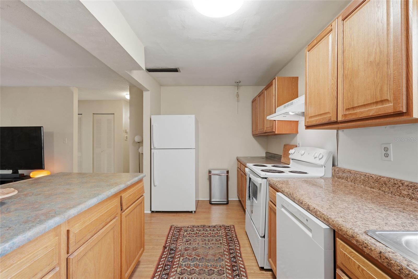 2811 SW ARCHER ROAD Y232