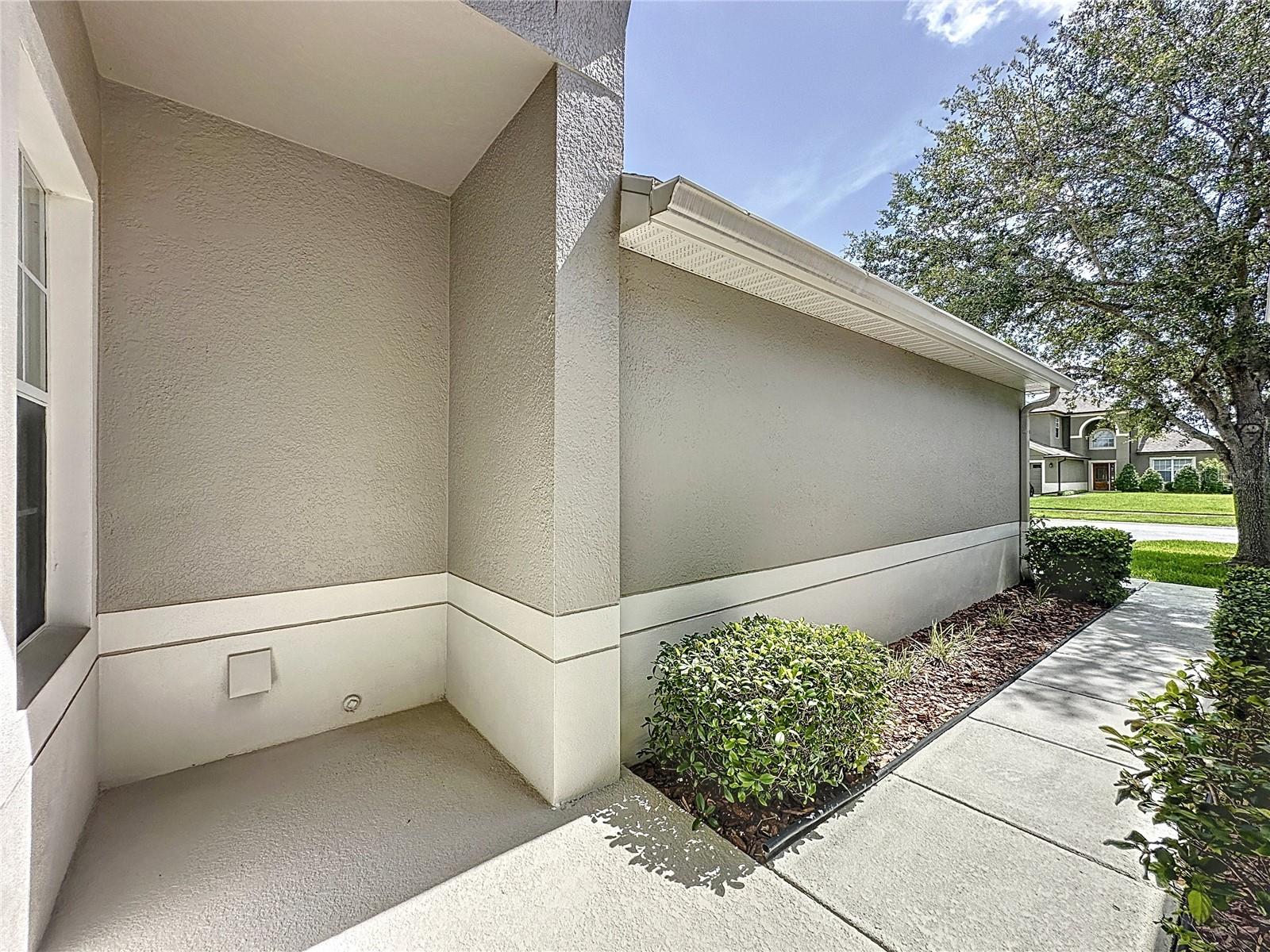 2924 WHITE CEDAR CIRCLE