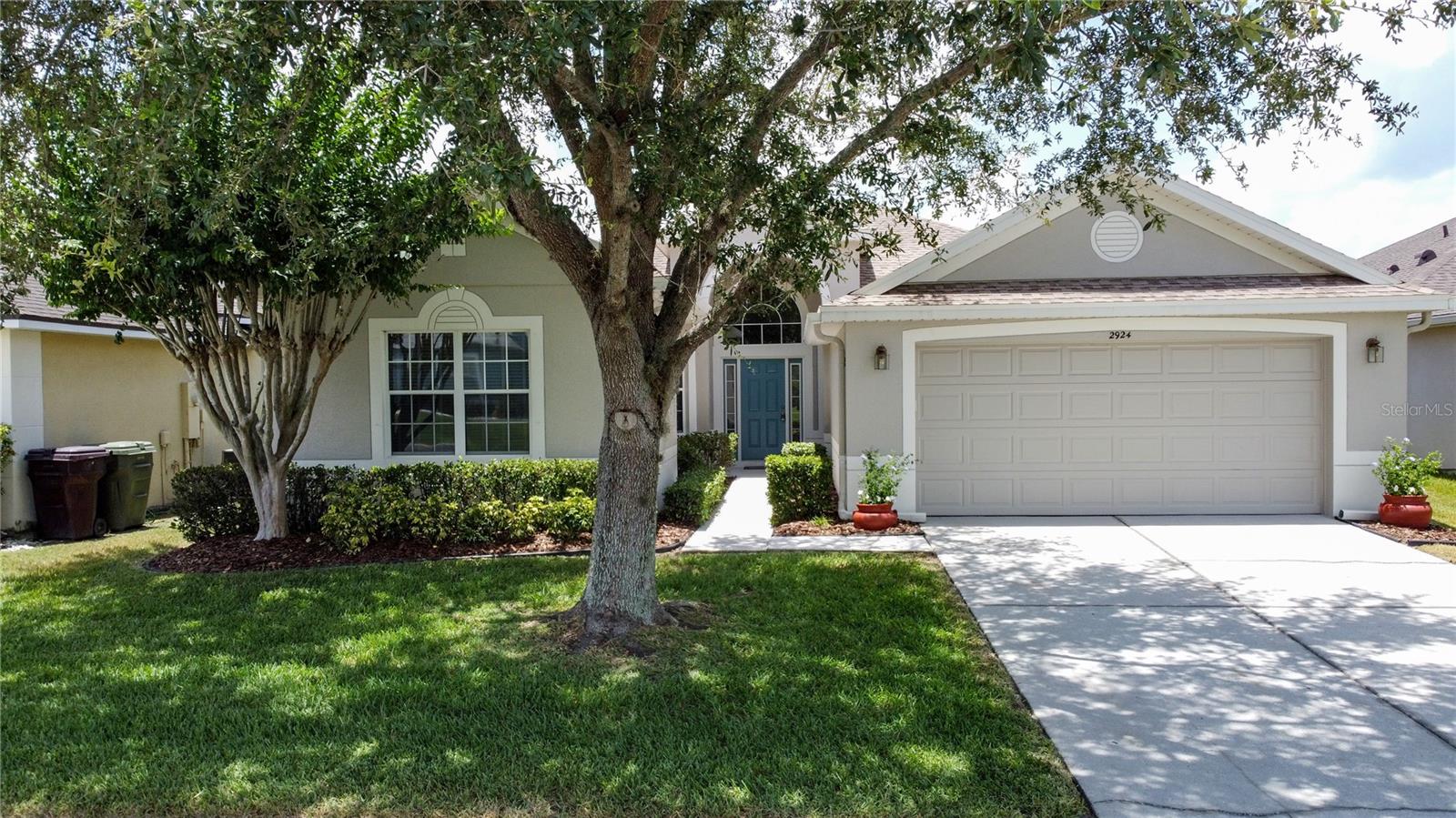 2924 WHITE CEDAR CIRCLE