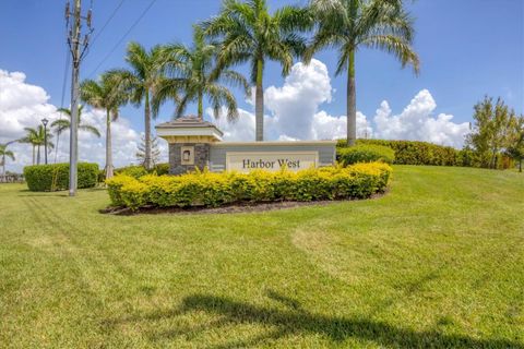 A home in PORT CHARLOTTE