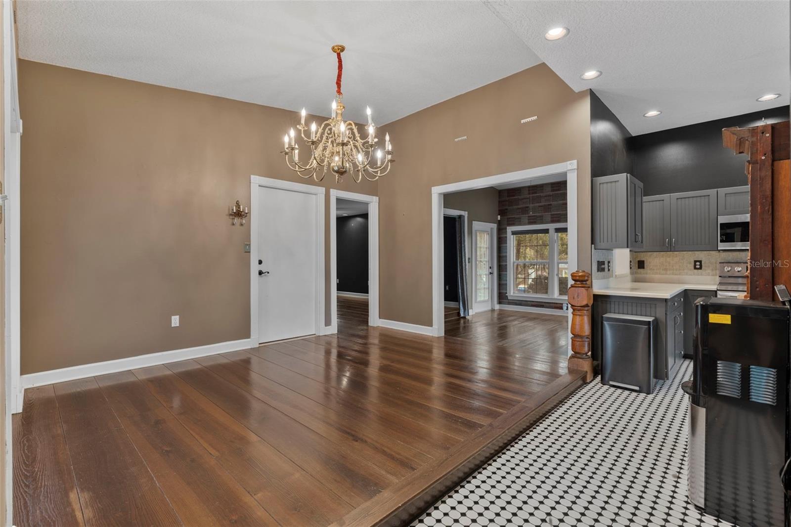 EMERY HEIGHTS - Residential Lease