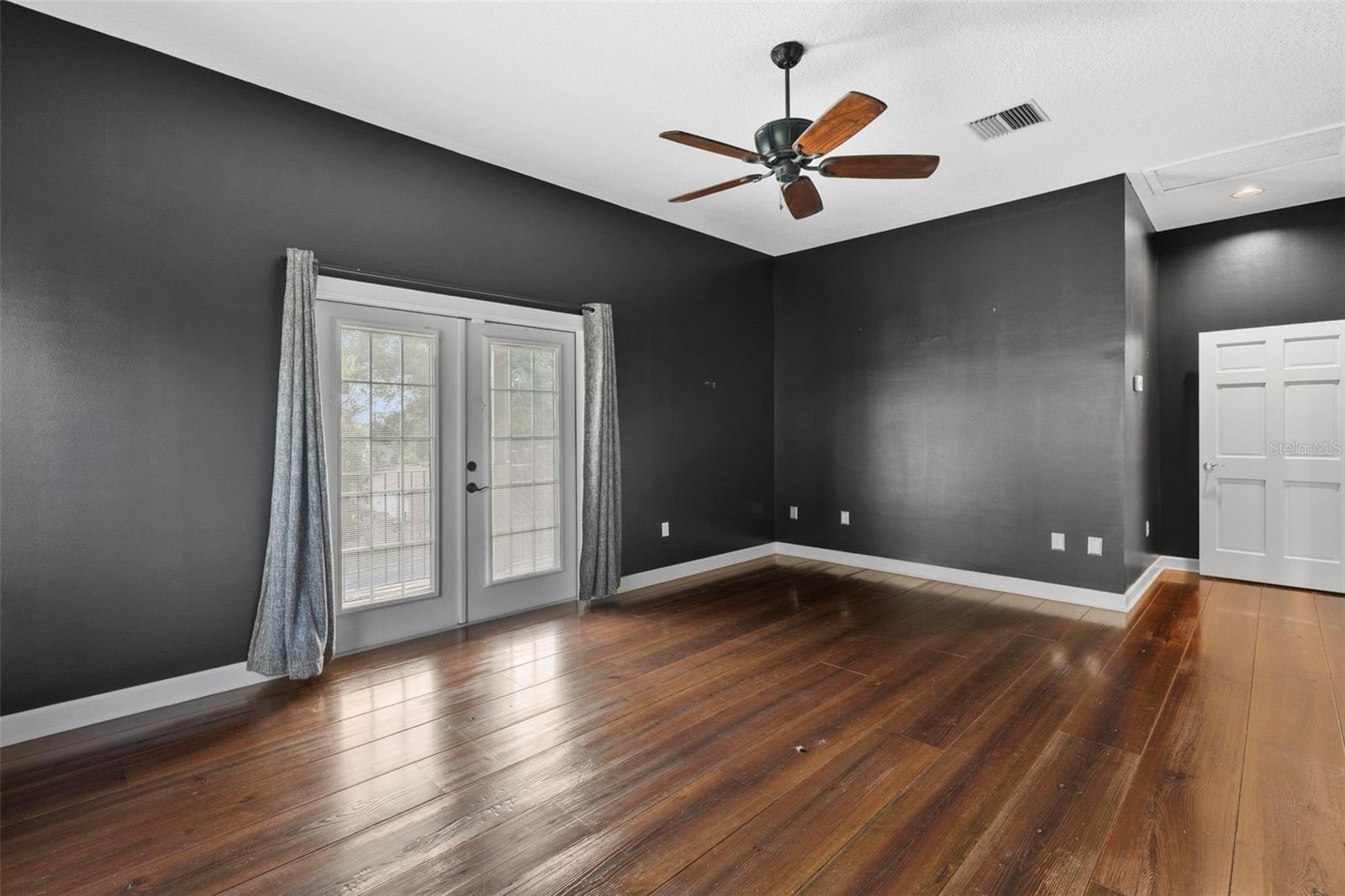 EMERY HEIGHTS - Residential Lease