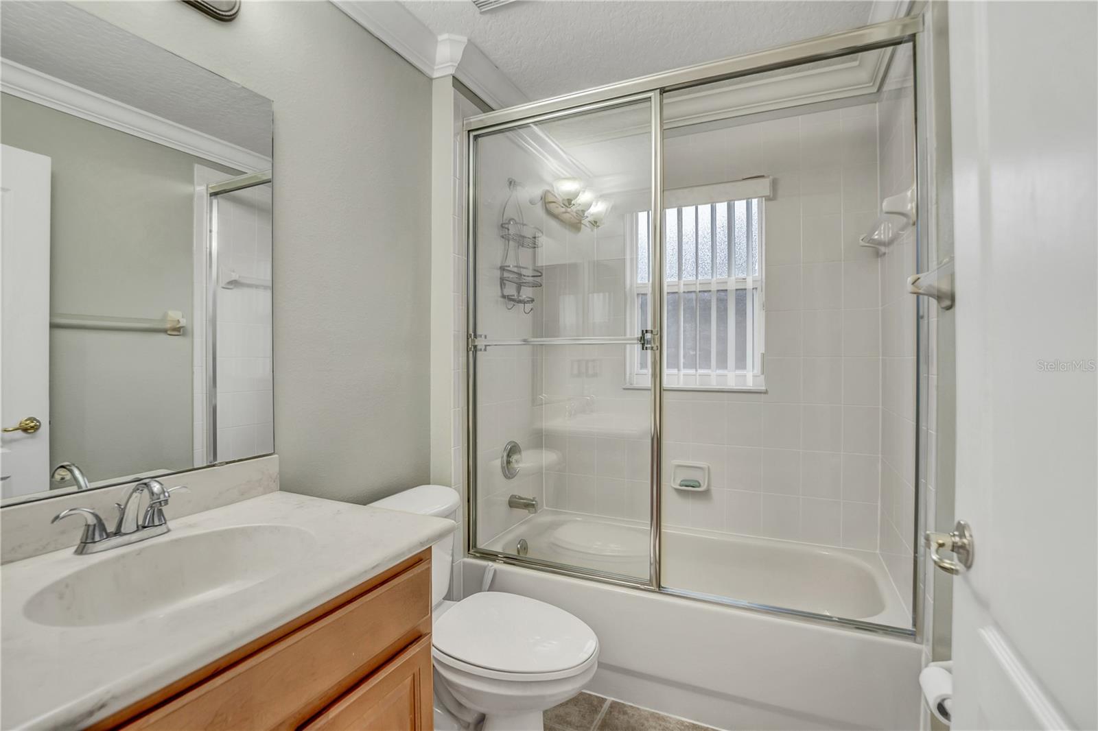 LA VINA 49 135 - Residential Lease