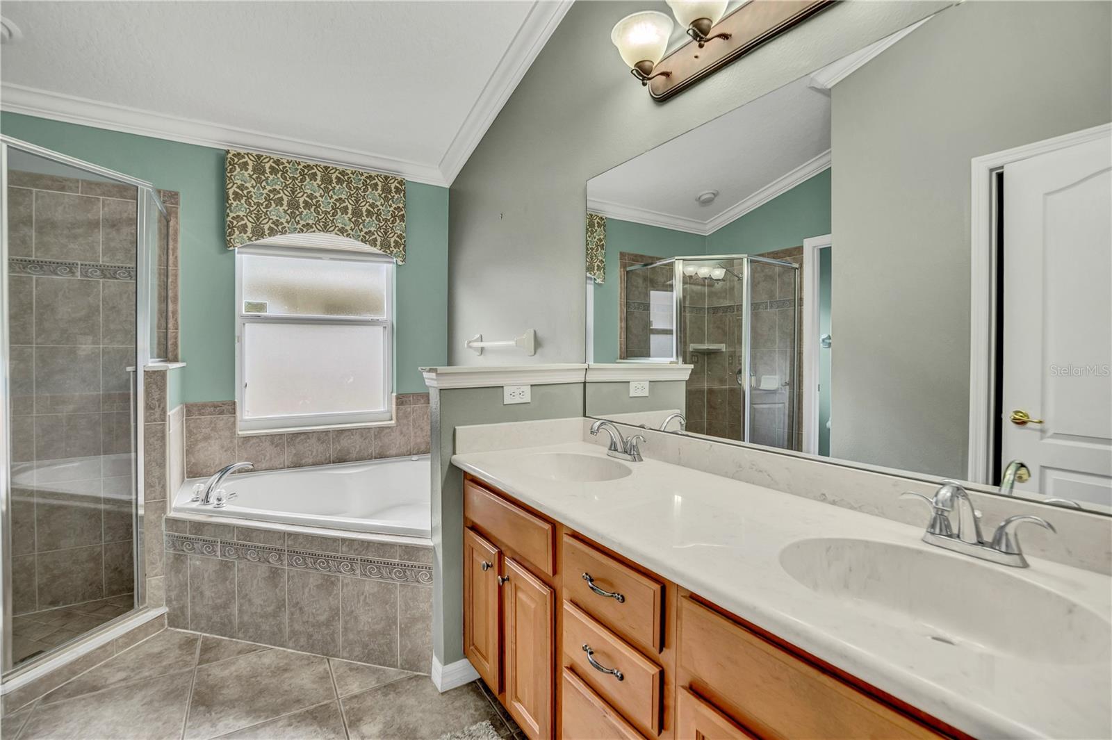 LA VINA 49 135 - Residential Lease