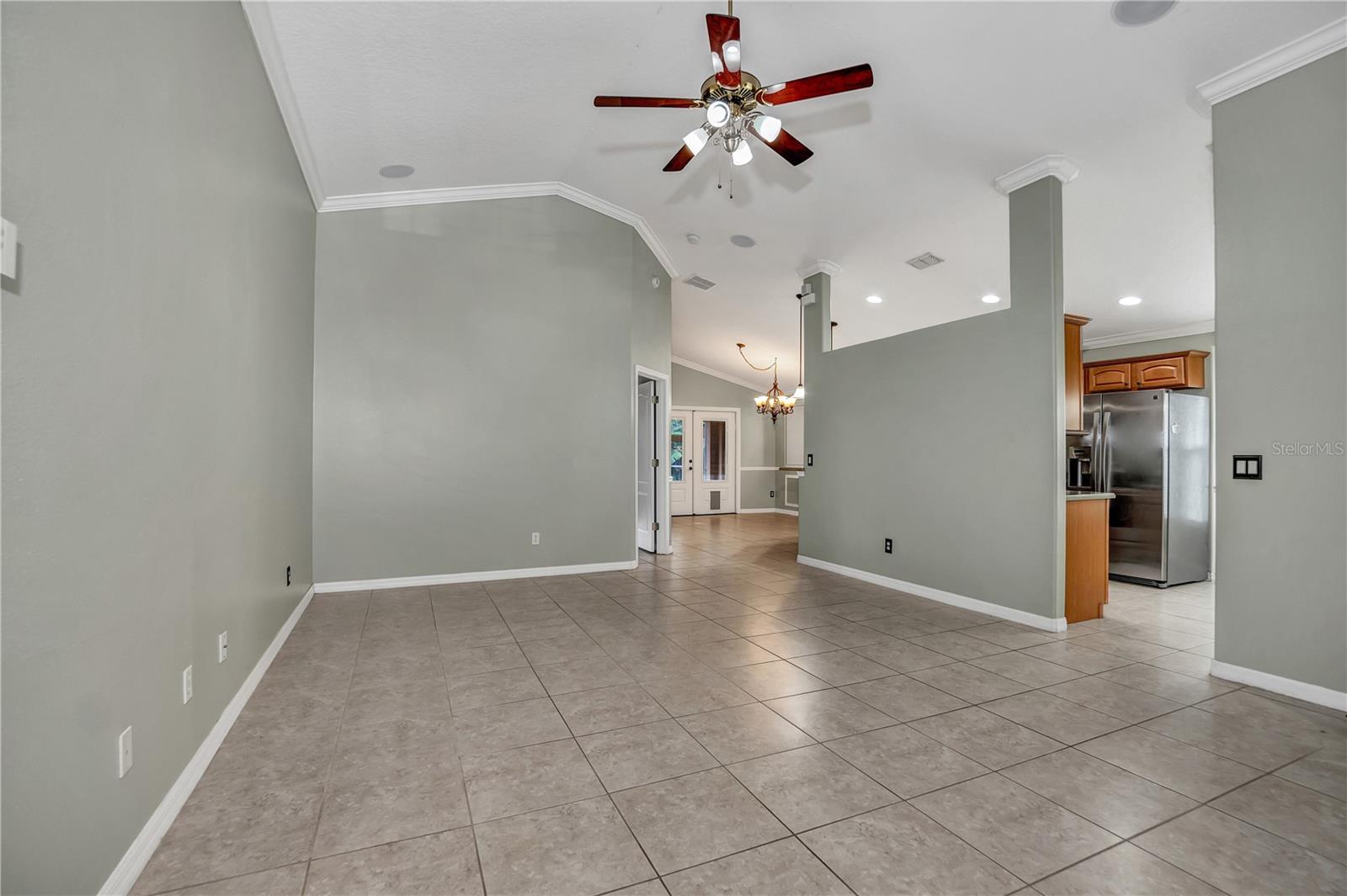 LA VINA 49 135 - Residential Lease