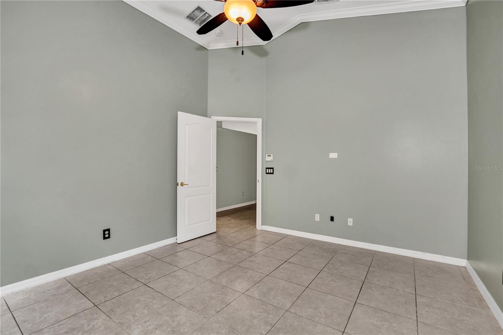 LA VINA 49 135 - Residential Lease