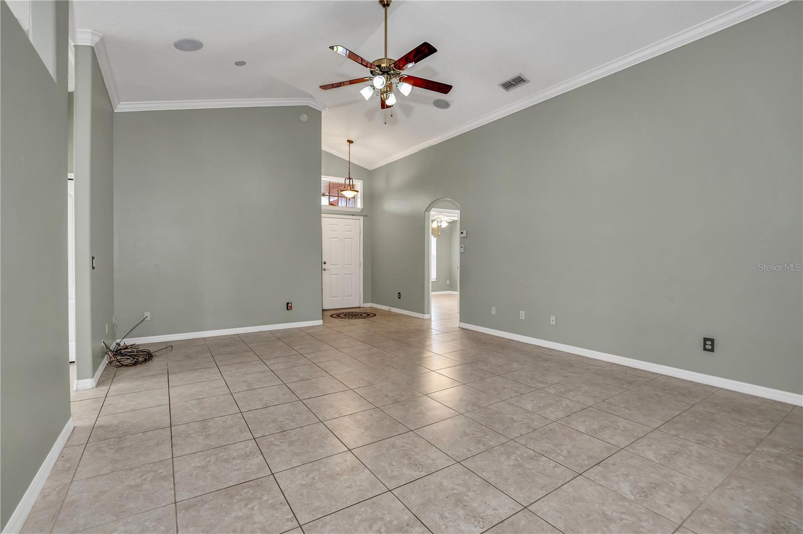 LA VINA 49 135 - Residential Lease