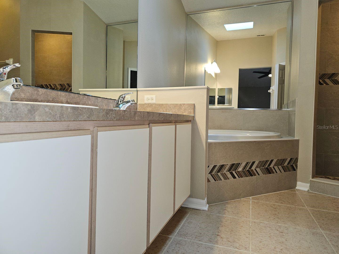SILVER PINES POINTE PH 02 45/139 - Residential Lease