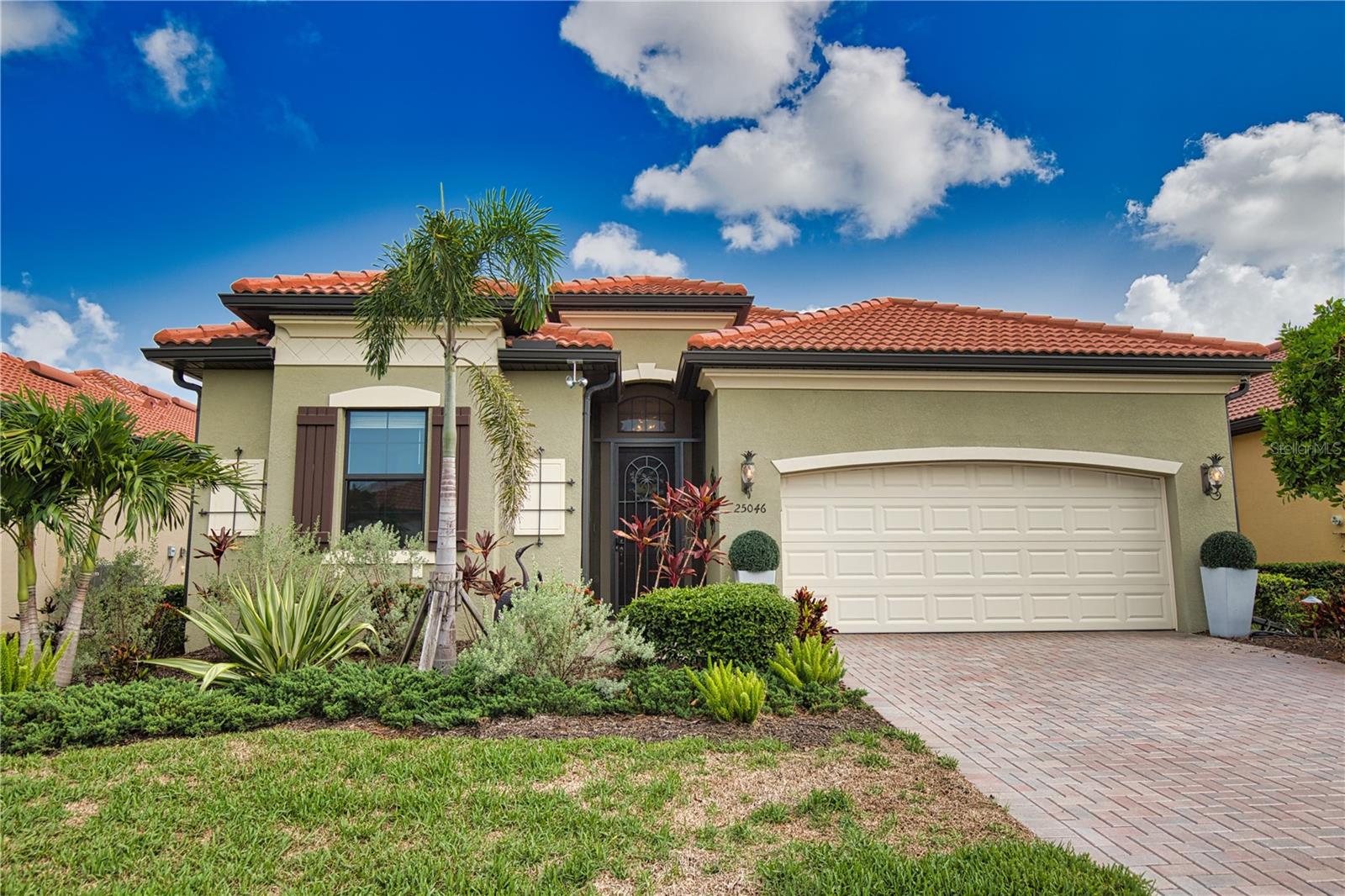 2025 AVAILABLE: DEC.
2026 AVAILABLE: JAN, FEB, MAR, APR.
BOOK AT: $9800/PER MONTH (SEASON IS DEC-APRIL, 3 MONTH MINIMUM)
*PRICES MAY VARY DEPENDING ON NUMBER OF NIGHTS BOOKED*
This Gorgeous 4 Bedroom, 3 Bath, 2 Car Garage, Heated Spa & Pool Home is ready for your Vacation Living! Tastefully Furnished for your Vacation get-away or Short-Term Rental while you build or purchase your home.
Located in the highly desirable Sarasota National community that offers FULL GOLF PRIVILEGES (transfer fee applies). This Heated Pool home offers an open floor plan with sliding glass doors that open to the oversized lanai featuring your private pool and spa with views of the 5th hole on the championship golf course. The inviting interior offers white glazed cabinetry, crown modeling, granite counter tops, with porcelain wood plank tile throughout the living area. The living space is just under 2,300 square feet of quite enjoyment or for your grand entertaining. Light and bright Living area with a desirable open plan for formal dining. The kitchen is well designed with a large Island and breakfast bar, plenty of storage, and perfect for the chef in the family. Outdoor living is redefined with a fantastic entertainment area, featuring an outdoor kitchen equipped with cabinetry and a refrigerator, a rich cypress ceiling, and a sparkling heated pool and spa. Whether hosting guests or enjoying a quiet retreat, the open-air lounge is perfect for relaxation. Additionally, impact windows and a motorized Kevlar hurricane screen provide peace of mind and protection from Florida’s elements. The Master Bedroom is spacious with 2 walk-in closets and features a private bath equipped with dual sink and a large walk-in shower. A sliding glass door allows natural light to fill the space while offering direct access to the lanai. 3 Guest Bedrooms are thoughtfully positioned on the opposite side of the home, including one with an ensuite bath and walk-in shower.
This property offers an unbeatable location, ensuring easy access to everything you desire for relaxation, adventure, and entertainment. Contact us today to secure your short-term lease and start enjoying the best that Venice and Sarasota have to offer!
~Included in rent: Water, Sewer, Garbage, Cable TV or Streaming Service, Wi-Fi, Landscaping, Electric Cap ($150).
~Paid in full under 90 Days, $145 Booking Fee, $1500 Security Deposit, $350 Clean, plus 13% Tax.
~Assocation: Application & Fee Required (Fee is Subject to Change).