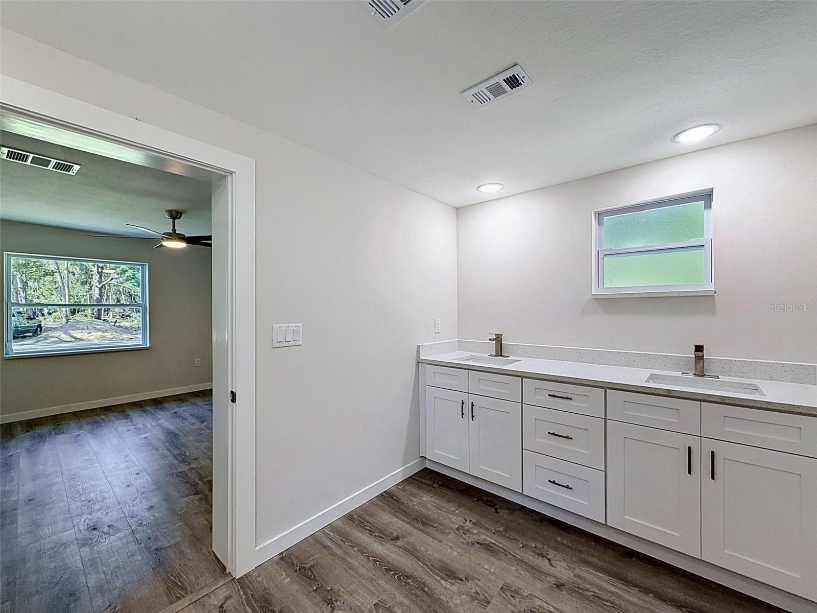 CRYSTAL PARK - Residential